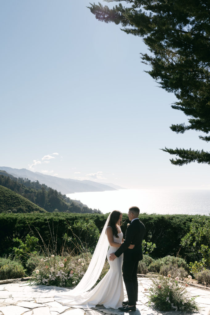 Couple's micro wedding ceremony in Big Sur