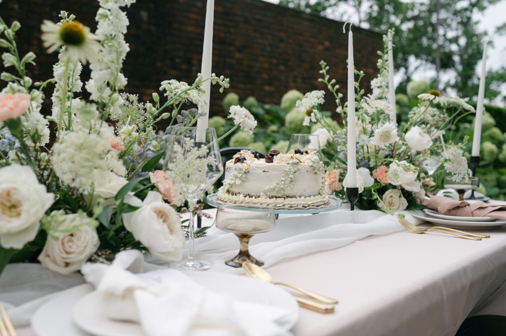 Luxury Italian Soiree inspired wedding cake. 