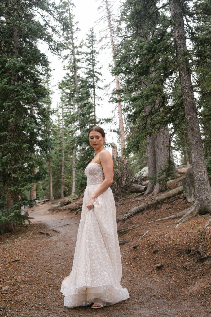 Bridal portrait in the Colorado forest 