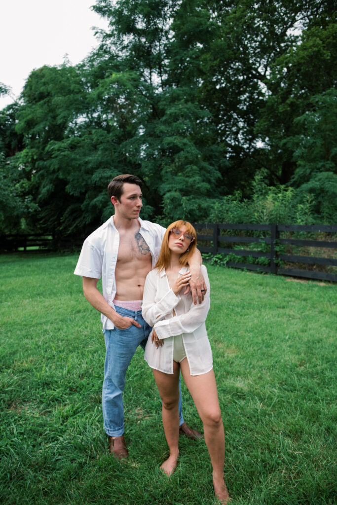 Editorial shot of couple posing in a field in Tennessee 