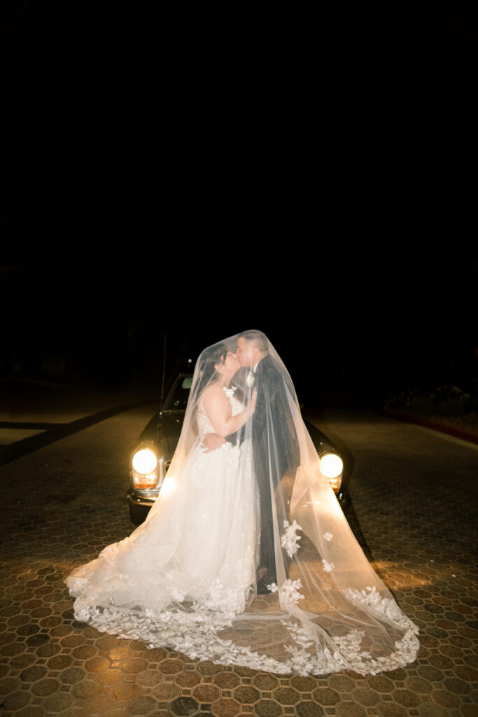Timeless wedding photography at night 
