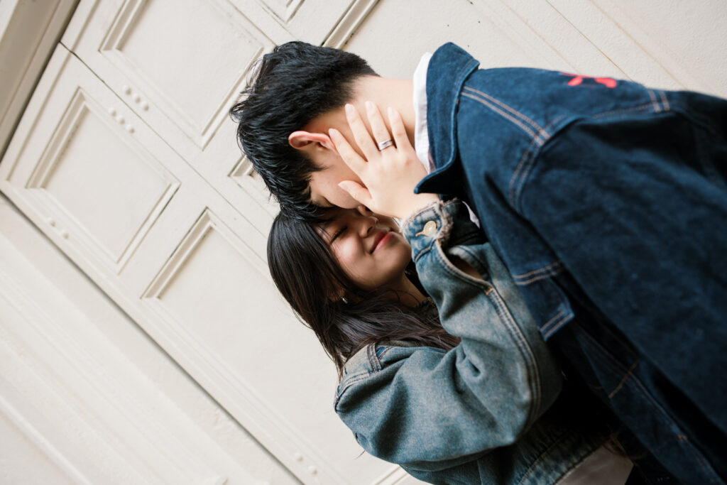 Image of couple kissing on the streets of Soho in NYC